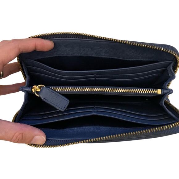 Tory Burch Navy Blue Continental Zip Up Amanda Wallet - Picture 6 of 8
